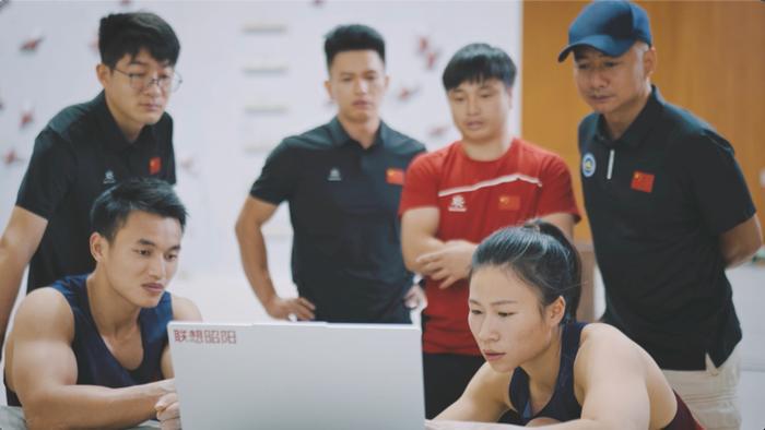 如何通过力量训练改善篮球运动员的速度和敏捷性?_2